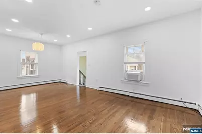 6 Cottage Place, Allendale, NJ 07401 - Photo 3