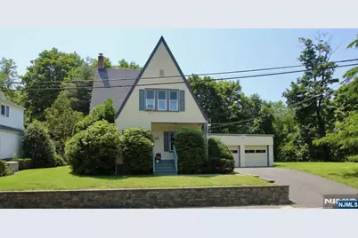 6 Cottage Place, Allendale, NJ 07401 - Photo 1