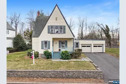 6 Cottage Place, Allendale, NJ 07401 - Photo 1