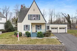 6 Cottage Pl, Allendale, NJ 07401 - Photo 1