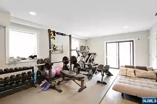 284 Knox Ave A, Cliffside Park, NJ 07010 - Photo 3