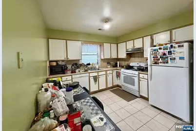 252 Passaic Avenue 2F #2F, East Newark, NJ 07029 - Photo 3