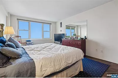 555 North 21M #21M, Fort Lee, NJ 07024 - Photo 13