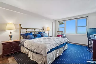 555 North 21M #21M, Fort Lee, NJ 07024 - Photo 11