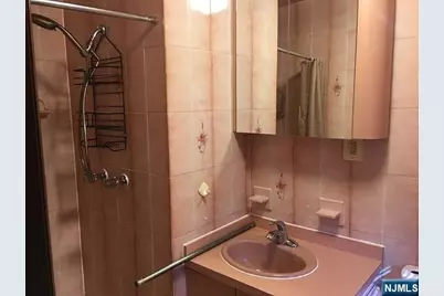 422 1st Street, Carlstadt, NJ 07072 - Photo 9