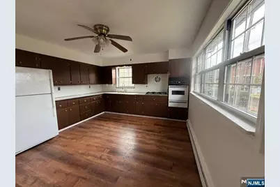 220 Jersey Avenue 1 #1, Cliffside Park, NJ 07010 - Photo 5