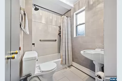 136 Central Boulevard, Palisades Park, NJ 07650 - Photo 5