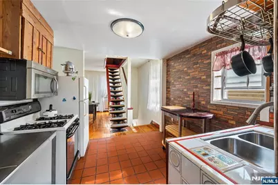 136 Central Boulevard, Palisades Park, NJ 07650 - Photo 13