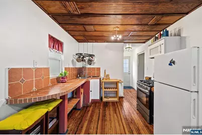 136 Central Boulevard, Palisades Park, NJ 07650 - Photo 3