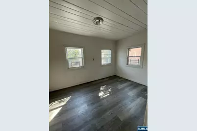 388-390 Leslie Street 1Fl #1FL, Newark, NJ 07112 - Photo 13