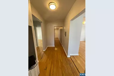 388-390 Leslie Street 1Fl #1FL, Newark, NJ 07112 - Photo 5
