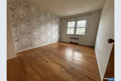 822 Kingsland Lane 1st Floor #1st floor, Fort Lee, NJ 07024 - Photo 9