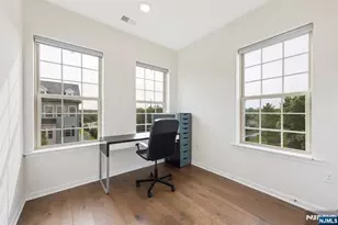 36 Cortland Ct, Livingston, NJ 07039 - Photo 21