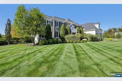 6 Northwood Drive, Franklin Lakes, NJ 07417 - Photo 3