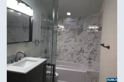 500 Catherine Street 4 #4, Fort Lee, NJ 07024 - Photo 5