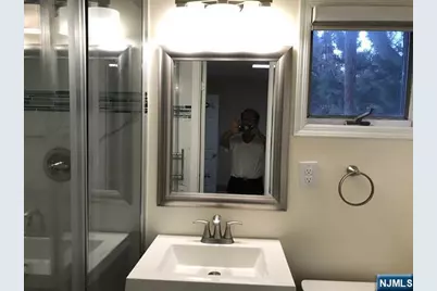 500 Catherine Street 4 #4, Fort Lee, NJ 07024 - Photo 9