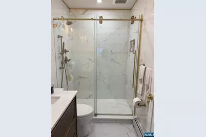 490 Undercliff Avenue 2nd Floor #2nd floor, Edgewater, NJ 07020 - Photo 7