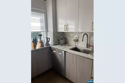 490 Undercliff Avenue 2nd Floor #2nd floor, Edgewater, NJ 07020 - Photo 15