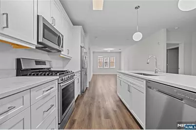 313 Woodland Place 202 #202, Leonia, NJ 07605 - Photo 7