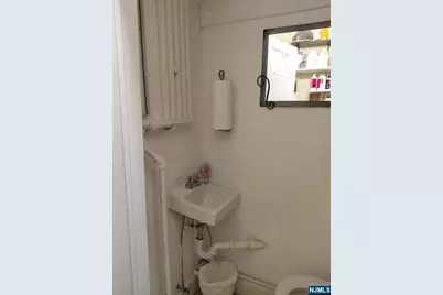 728-730 W Anderson Avenue, Cliffside Park, NJ 07010 - Photo 7