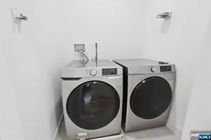 131 Zabriskie Street 1, Jersey City, NJ 07307 - Photo 33