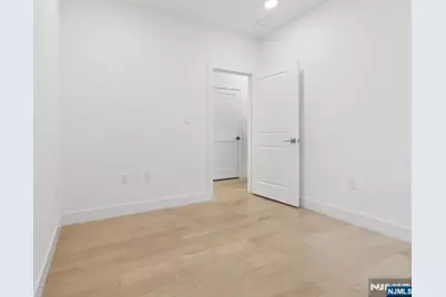 131 Zabriskie Street 1 #1, Jersey City, NJ 07307 - Photo 25