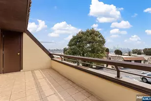 300 Gorge Road 25, Cliffside Park, NJ 07010 - Photo 11