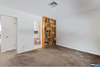 300 Gorge Road 25 #25, Cliffside Park, NJ 07010 - Photo 19