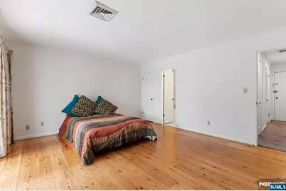 300 Gorge Road 25 #25, Cliffside Park, NJ 07010 - Photo 25