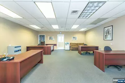 435-437 Hollywood Avenue 8 #8, Fairfield, NJ 07004 - Photo 1