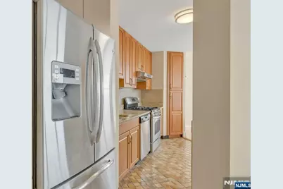 7004 Boulevard East 33D #33D, Guttenberg, NJ 07093 - Photo 13