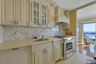 1 Horizon Road 817, Fort Lee, NJ 07024 - Photo 17