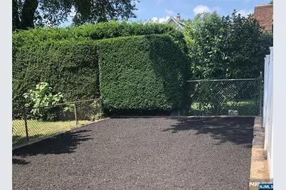 271 Travers Place, Lyndhurst Township, NJ 07071 - Photo 17