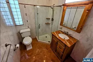 8 Carroll Pl 8, Weehawken, NJ 07086 - Photo 17