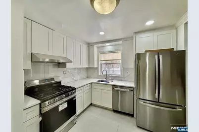 62 Howland Avenue, Teaneck Township, NJ 07666 - Photo 5