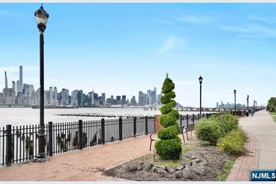 100 Abbie Court, Guttenberg, NJ 07093 - Photo 35