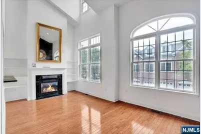 100 Abbie Court, Guttenberg, NJ 07093 - Photo 5