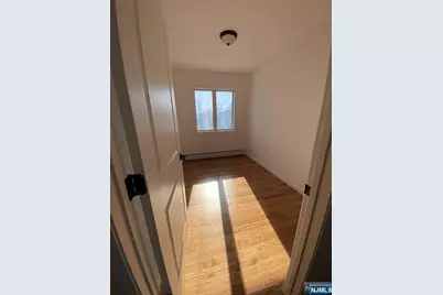 419 2nd Avenue 2 #2, Lyndhurst Township, NJ 07071 - Photo 7