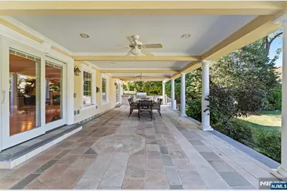 327 E Midland Avenue, Paramus, NJ 07652 - Photo 19