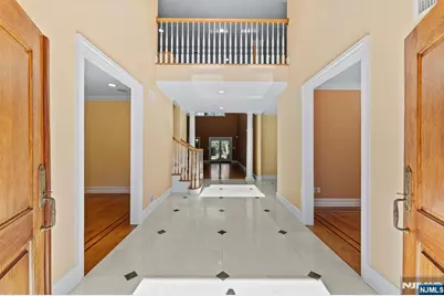 327 E Midland Avenue, Paramus, NJ 07652 - Photo 3