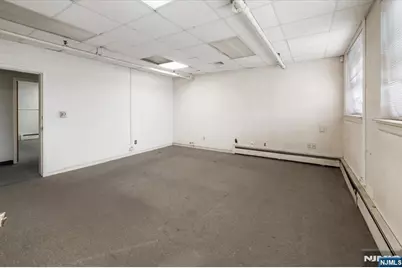 390 Railroad Avenue, Hackensack, NJ 07601 - Photo 15