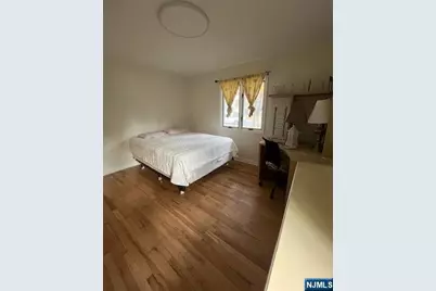 186 Cleenput Terrace, Paramus, NJ 07652 - Photo 13