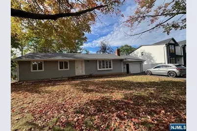 186 Cleenput Terrace, Paramus, NJ 07652 - Photo 1