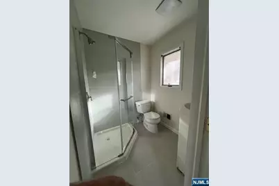 186 Cleenput Terrace, Paramus, NJ 07652 - Photo 11