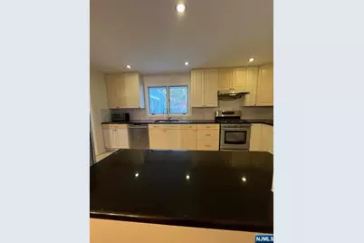 186 Cleenput Terrace, Paramus, NJ 07652 - Photo 19