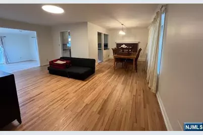 186 Cleenput Terrace, Paramus, NJ 07652 - Photo 3