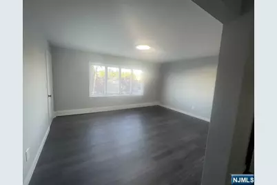 30 Chobot Lane 2 #2, Elmwood Park, NJ 07407 - Photo 3