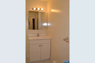 110 Midland Avenue 22A #22A, Midland Park, NJ 07432 - Photo 9
