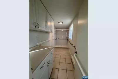 517 Fordham Place, Paramus, NJ 07652 - Photo 9