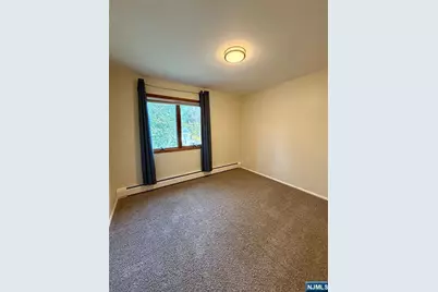 517 Fordham Place, Paramus, NJ 07652 - Photo 17